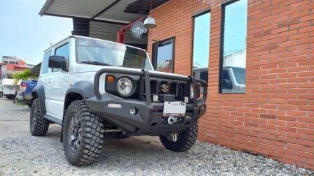 Jimny con defensa completa Ironman 4x4