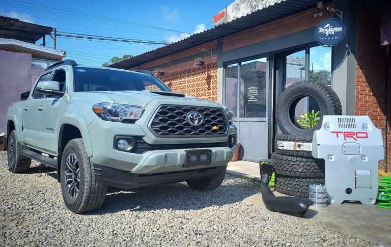 Lee más sobre el artículo Allterrain Toyota Tacoma con snorkel y skidplate