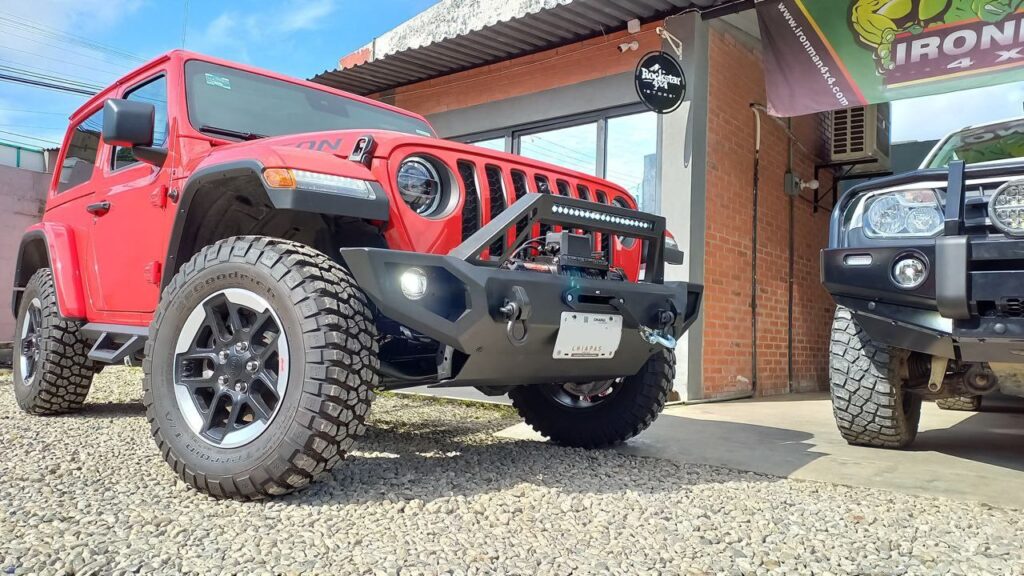 Jeep equipado para ciudad y playa