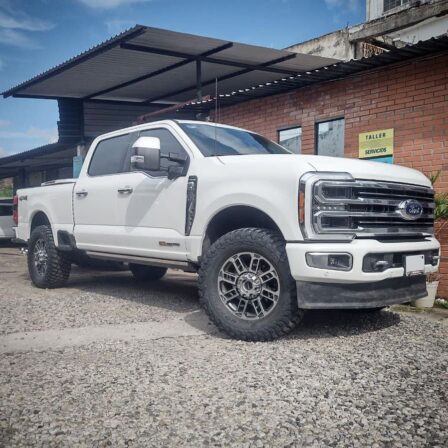 Leveling Lik para levantar el frente de la Ford F250