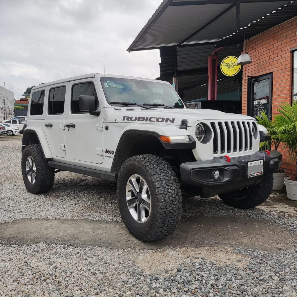 En este momento estás viendo Jeep Rubicon con Suspensión RoughCountry