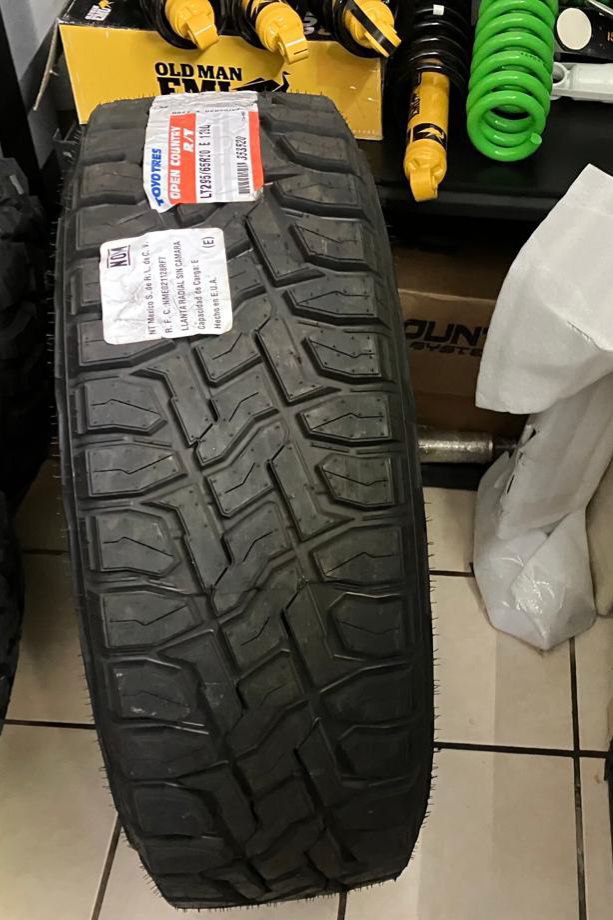 Llantas 35x11.5 Toyo R/T para Ford Lobo