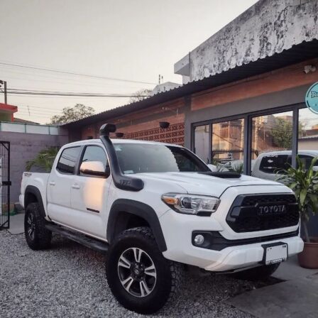 Tacoma mas alta con kit para levantar