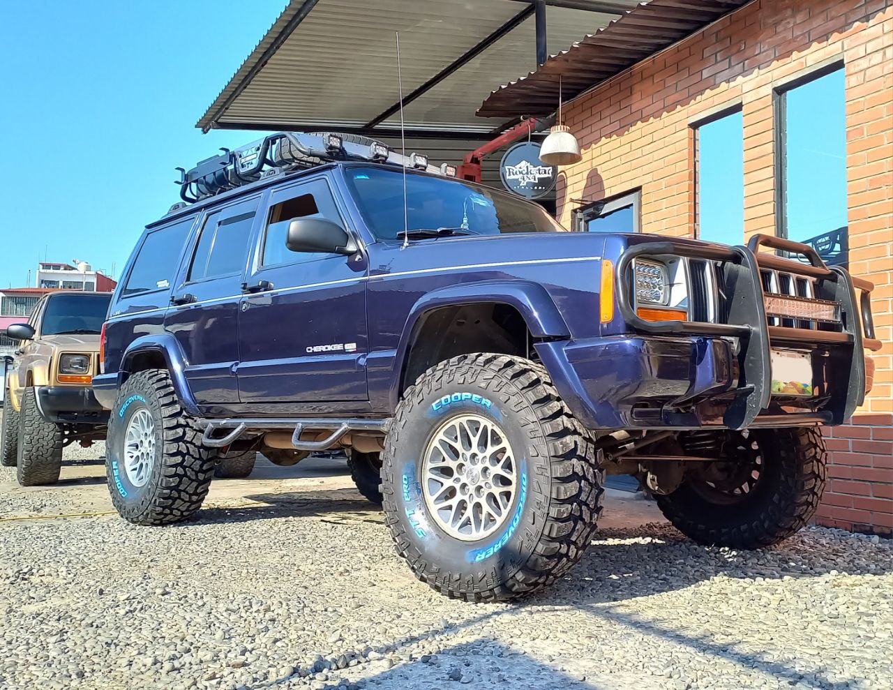 En este momento estás viendo Instalamos un Kit de suspension 4.5 Pulgadas a Jeep XJ