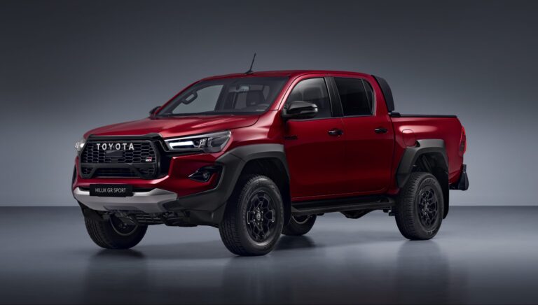 Lee más sobre el artículo Toyota Hilux GR Sport II 2024: Deportividad y Potencia en un Pick-up Imparable