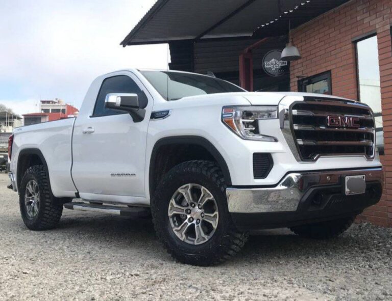 Lee más sobre el artículo GMC Sierra con llantas Mud Terrain y Leveling Kit