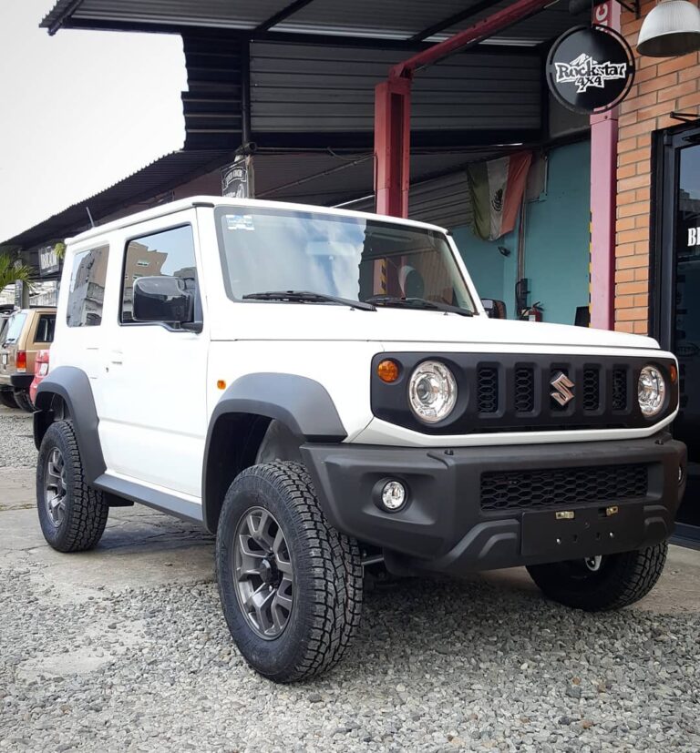 Lee más sobre el artículo Jimny con llantas Toyo Open Country AT 205 R15