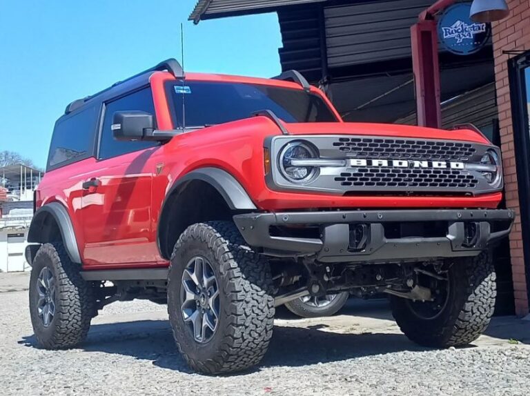 Lee más sobre el artículo Instalamos kit de 2.5 pulgadas a Ford Bronco para mejorar rendimiento offroad