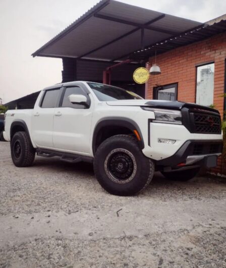 Nissan Frontier con suspension Premium Foam Cell Ironman4x4