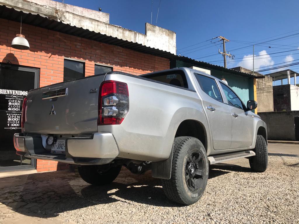 En este momento estás viendo Instalamos Kit de elevación a esta Mitsubishi L200 2021