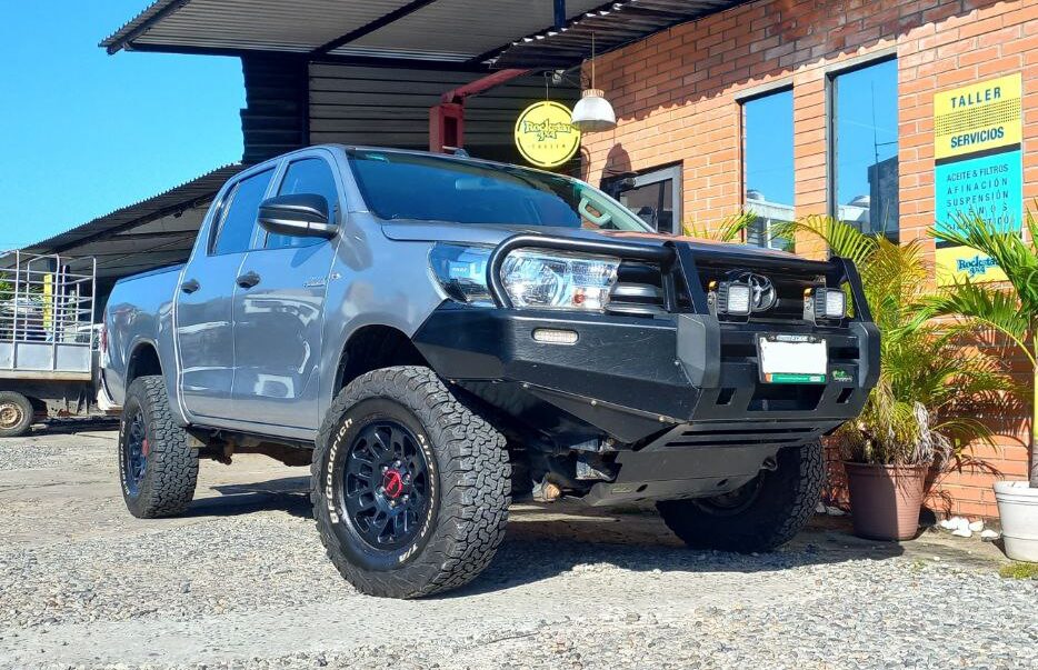 En este momento estás viendo Toyota Hilux Diesel Modificada para el Trabajo