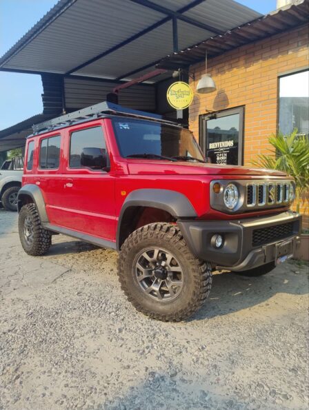 Jimny 2 pulgadas mas alto con liftKit