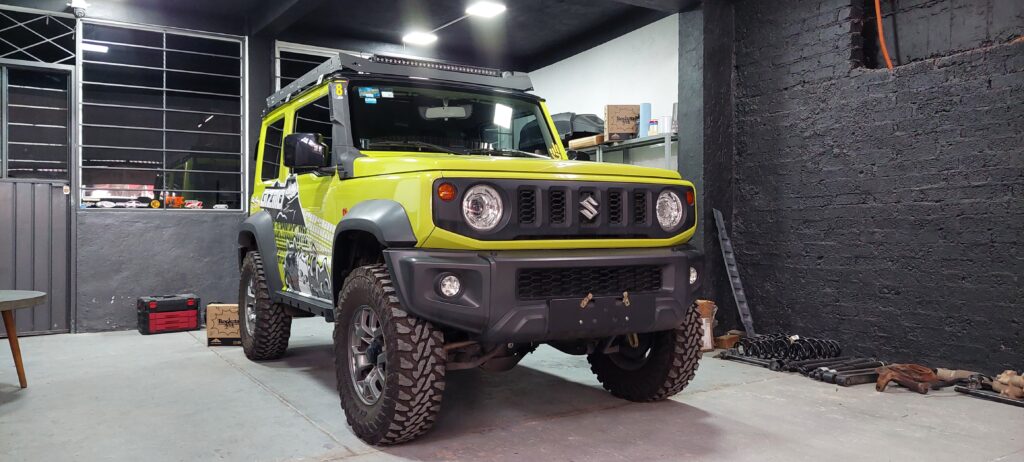 Protegiendo el Jimny para rutas Offroad