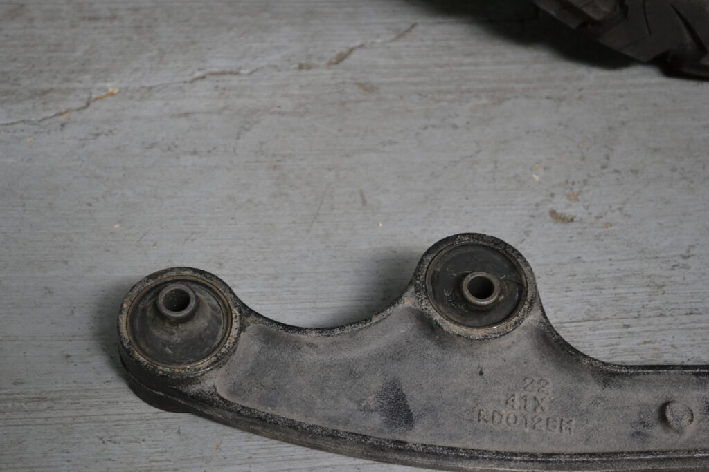 para que sirven los Bujes correctores de caster para Jimny