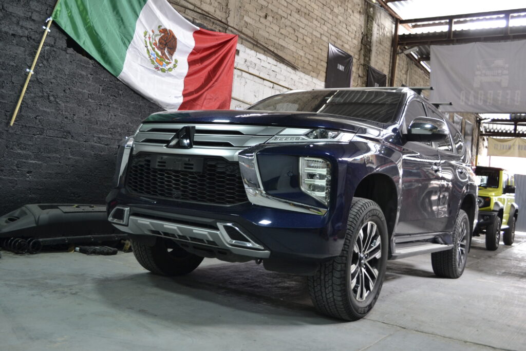 Montero Blindada con suspension Ironman4x4