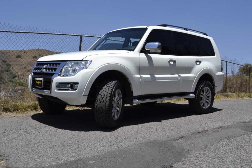 amortiguadores y resortes para Montero Limited