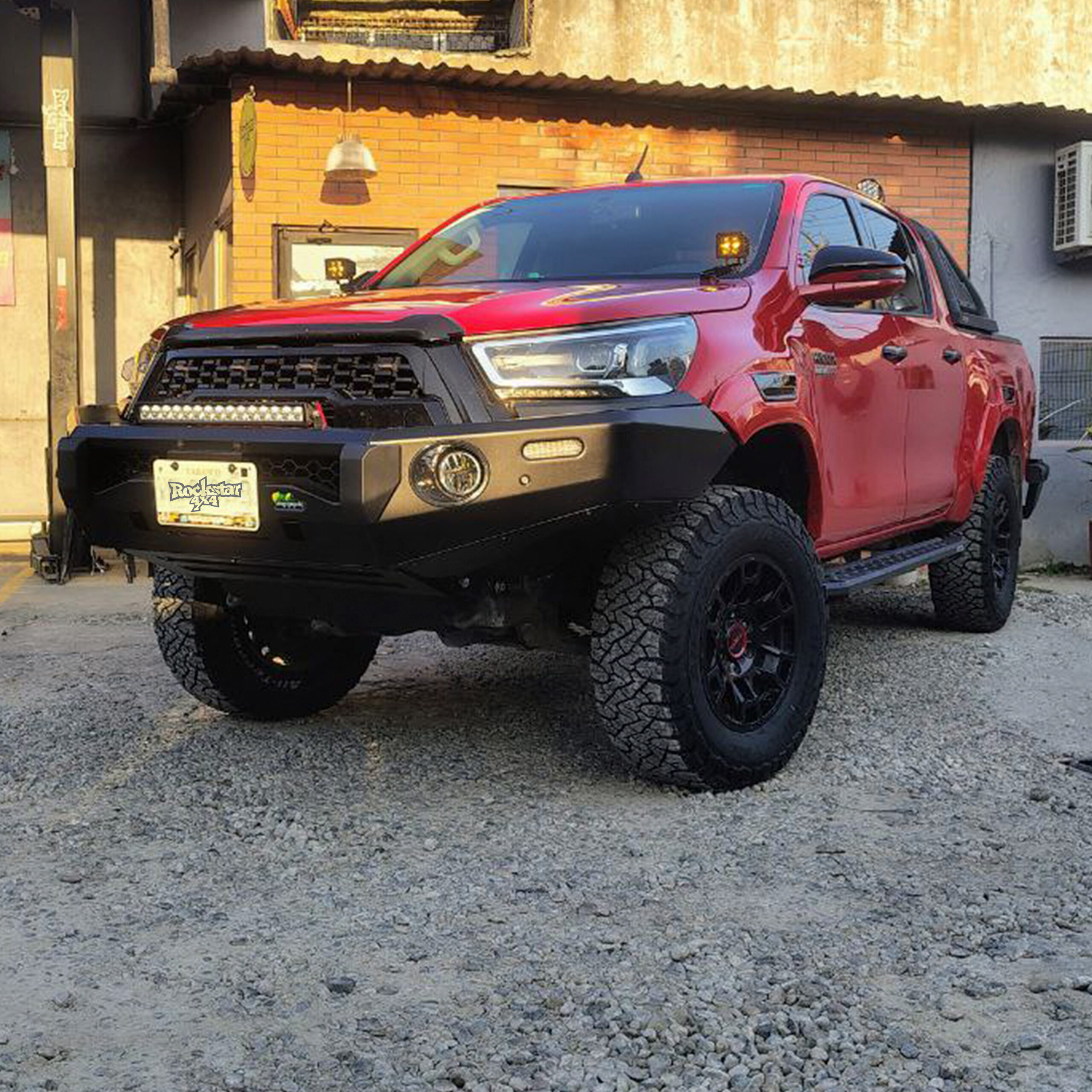 Defensa delantera para Hilux SR o SRV sin tubos