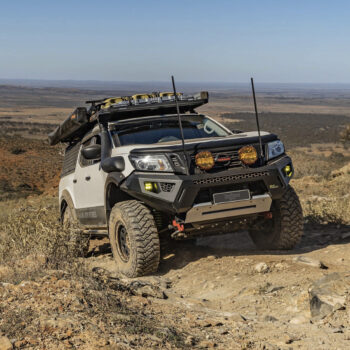 Defensa delantera para Nissan Frontier RAID Sin Tubos