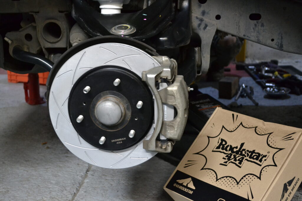 Discos de frenos y balatas para L200 Ironman4x4