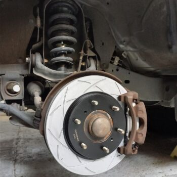 Discos y balatas de freno delanteras para Montero Sport