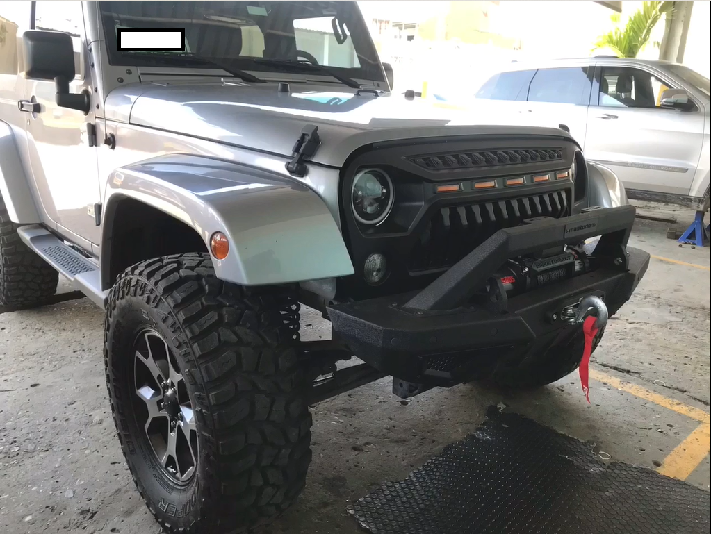 Parrilla enojada para Jeep Sahara