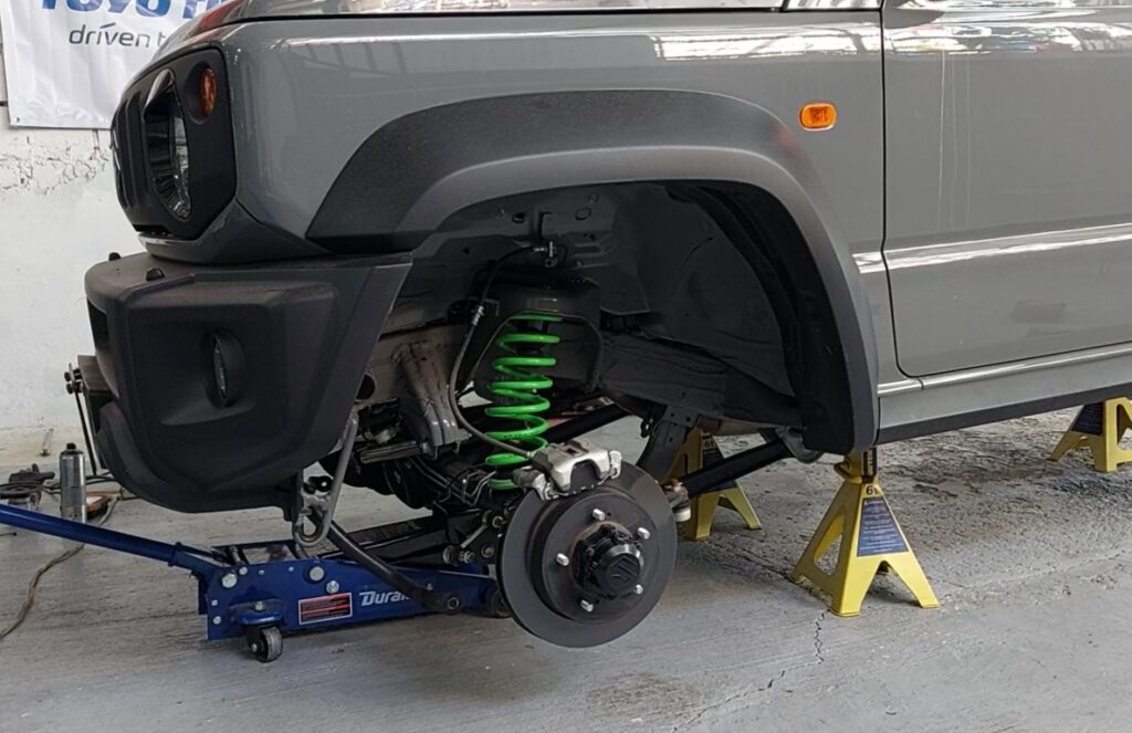 Juego de amortiguadores y resortes para Jimny