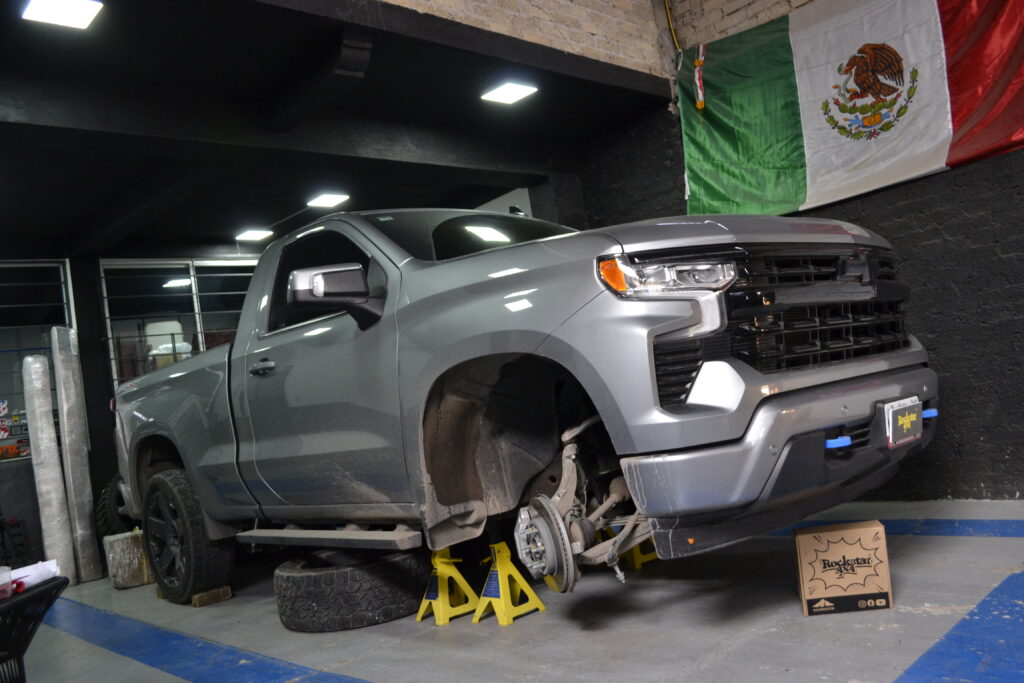 Juego de amortiguadores y tresortes para Cheyenne Bilstein