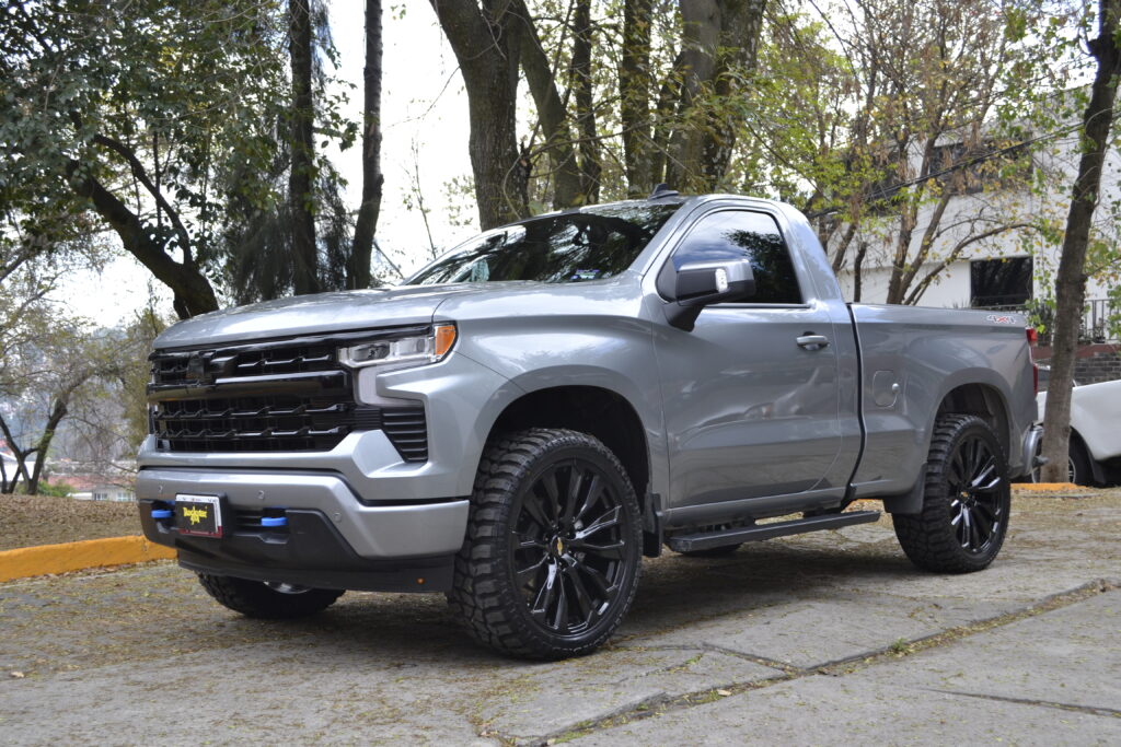 Como se ve una Cheyenne con llantas Ron 24