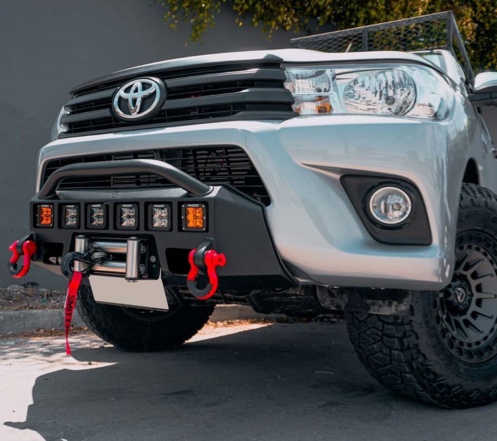 Defensa central para Toyota Hilux - 4x4 Rockstar