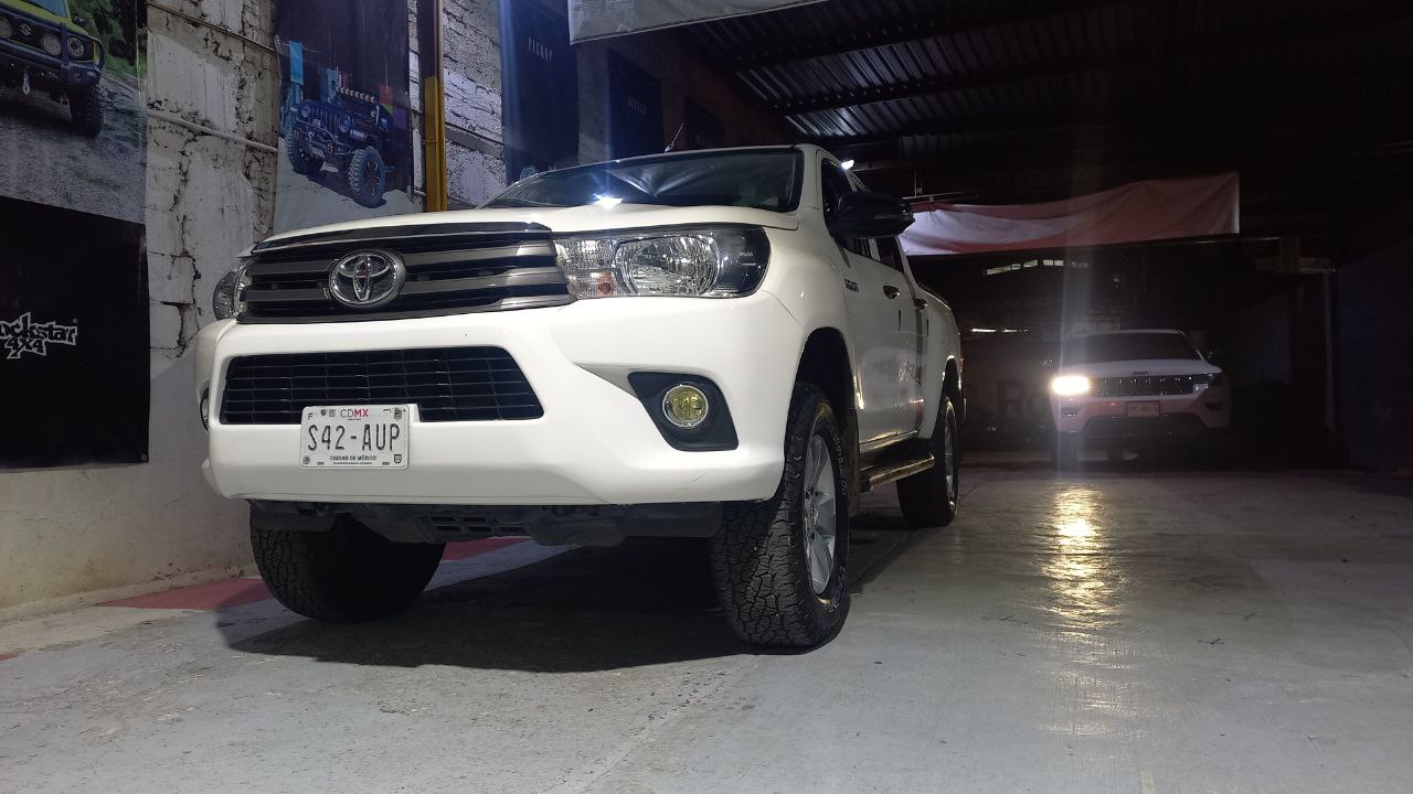Lee más sobre el artículo Renovando la suspensión de esta Hilux
