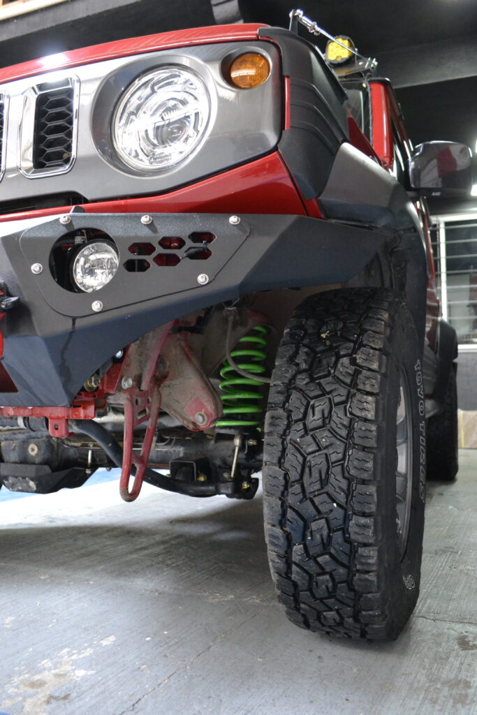 Jimny equipado para rutas offroad
