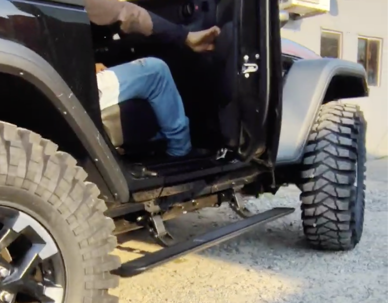 Estribos electricos Jeep