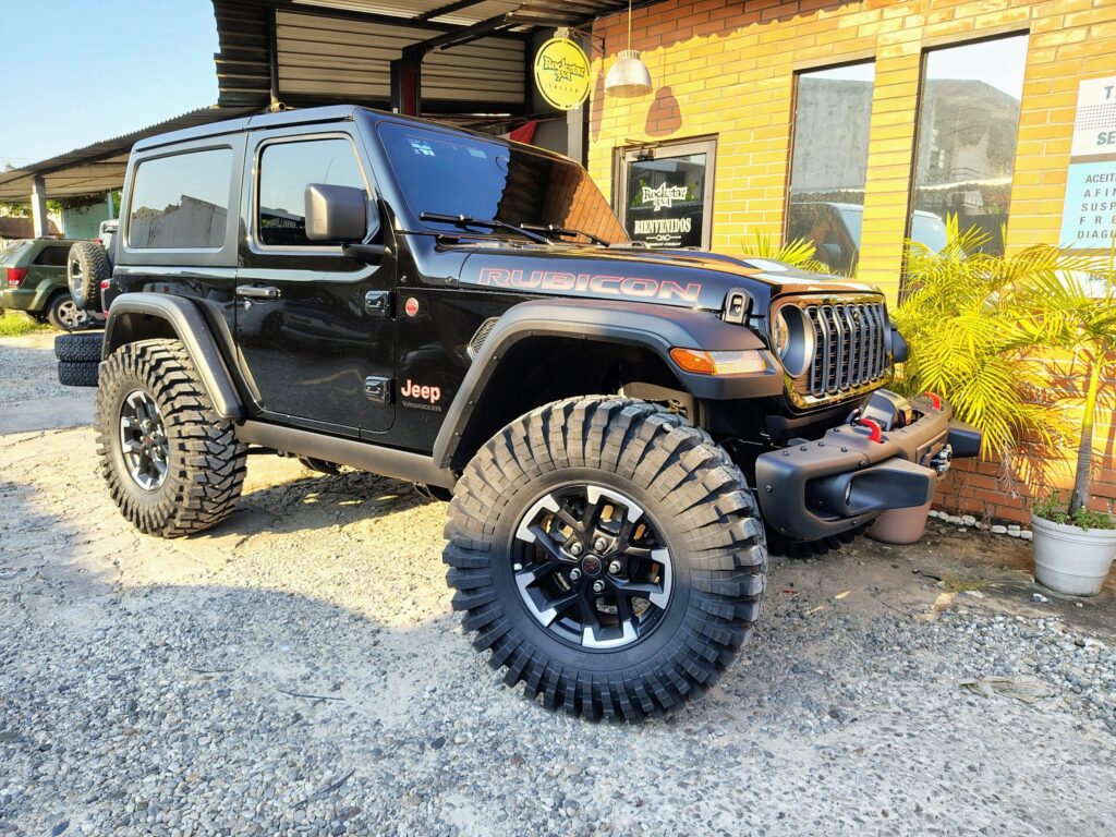 Jeep super equipado para rutas